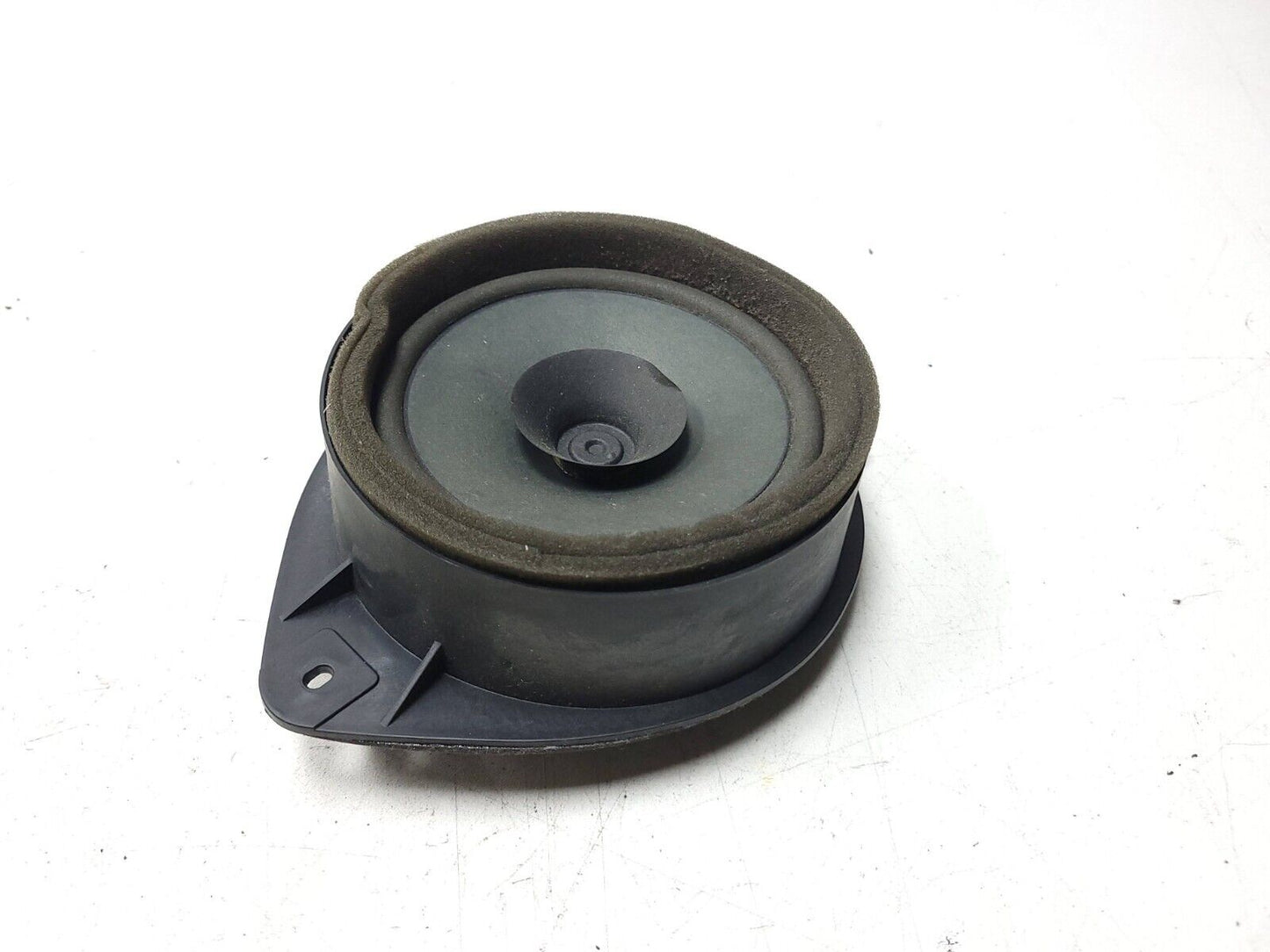 2010 - 2014 Chevrolet Suburban Door Speaker Front & Rear OEM