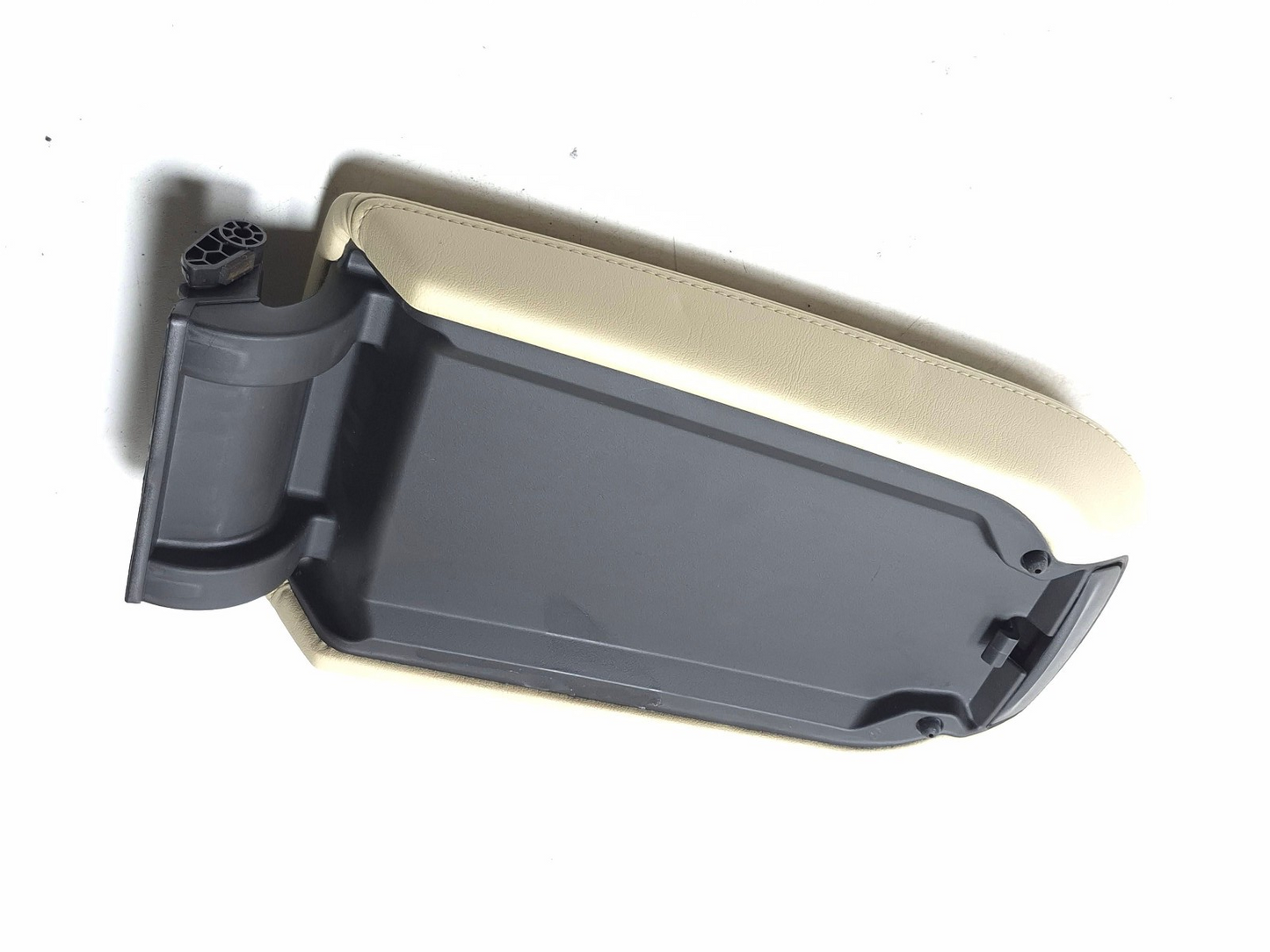 2017 Cadillac Xt5 Front Center Console Armrest Lid Sahara Beige OEM