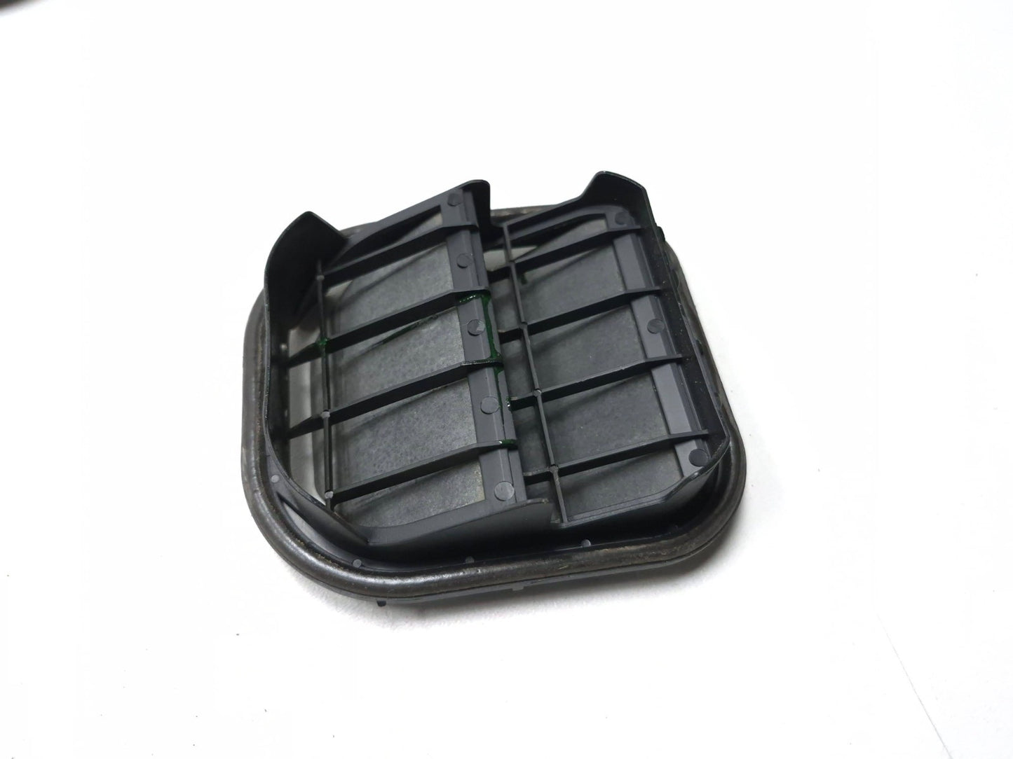 2014 Fiat 500l Quarter Pressure Vent Flap OEM