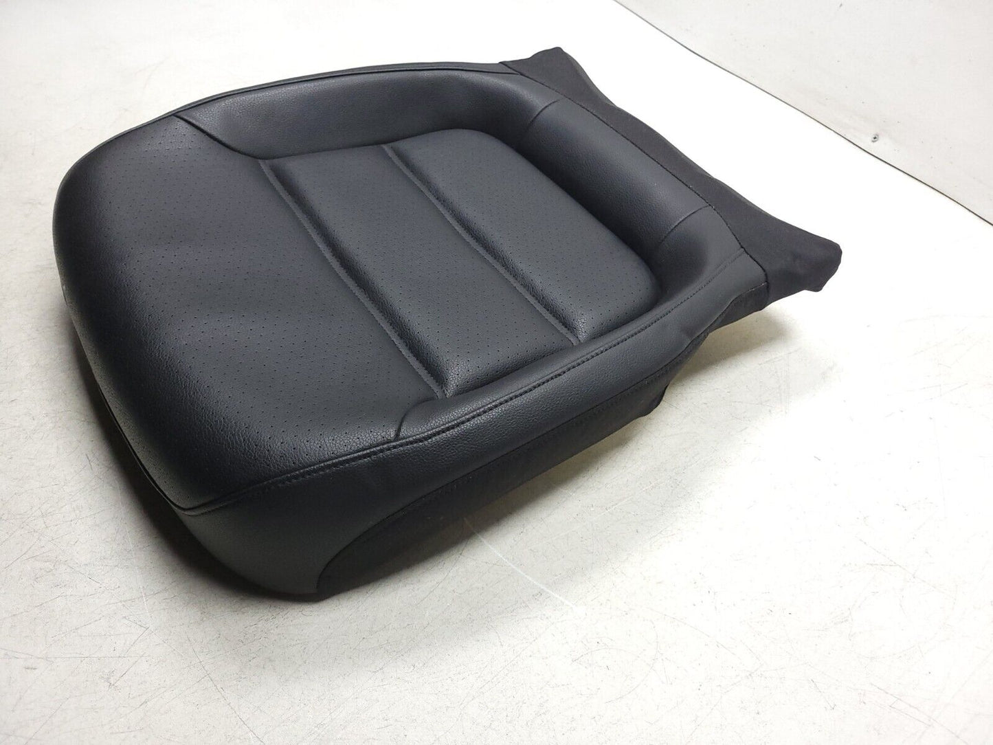 2015 - 2018 Volkswagen Jetta Front Seat Cushion Bottom Lower Passenger Right OEM