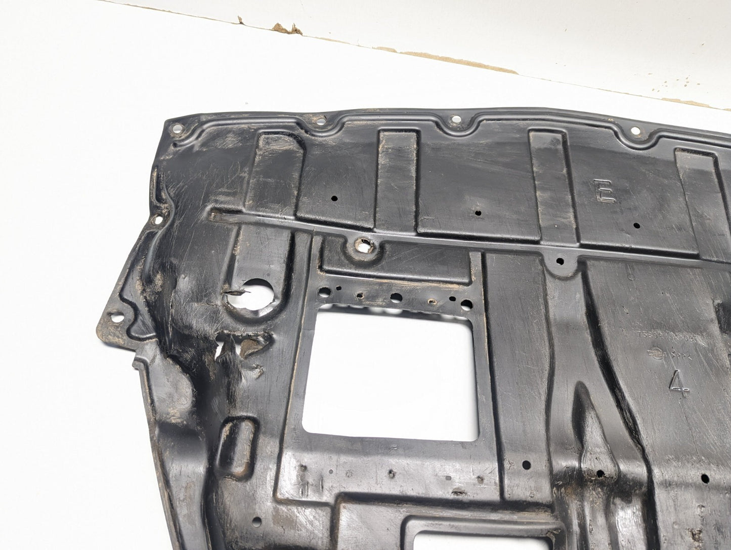 2014 Infiniti Q60 Coupe Front Engine Splash Shield OEM ✅