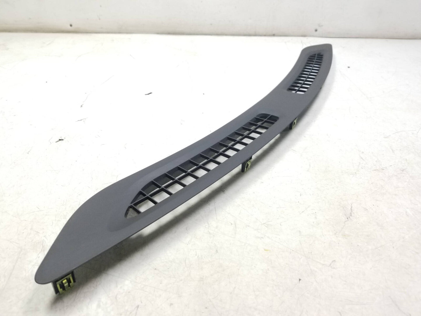 2010 - 2012 Cadillac SRX Dash Upper Air Defroster OEM