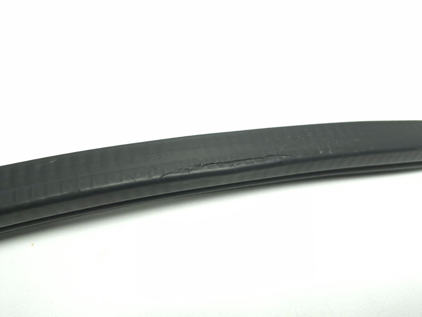 2013 Cadillac Escalade Esv Rear Trunk Window Weatherstrip Seal OEM