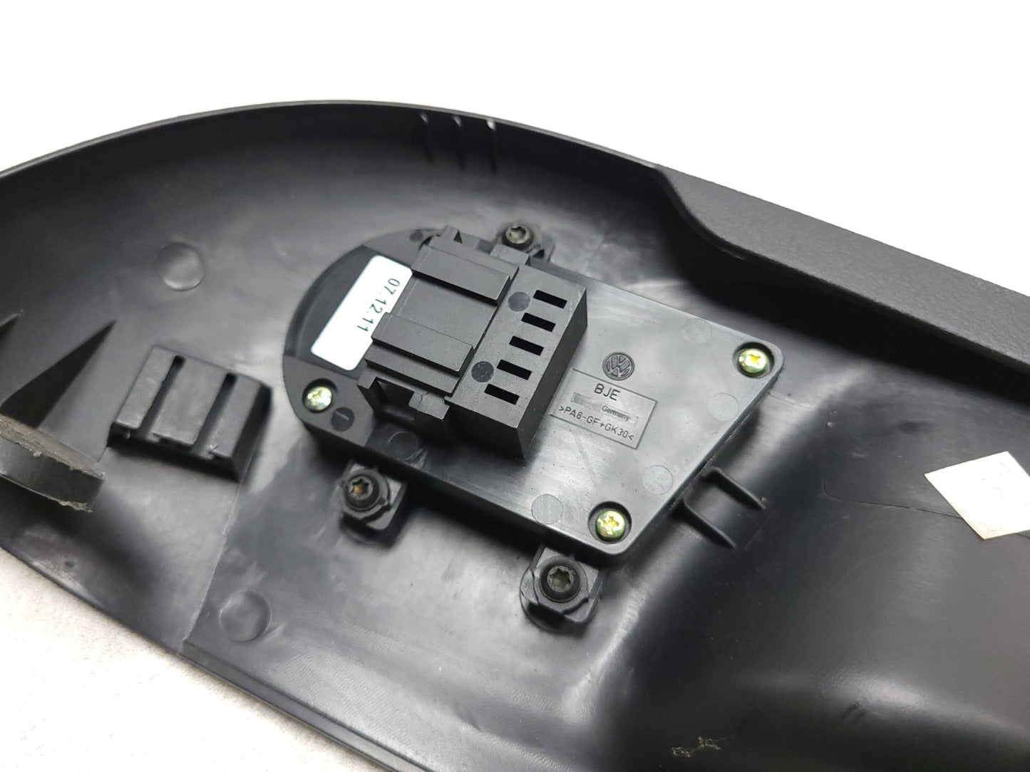 2012 VW Golf GTI Seat Side Trim W/ Knob Front Passenger Side Right OEM
