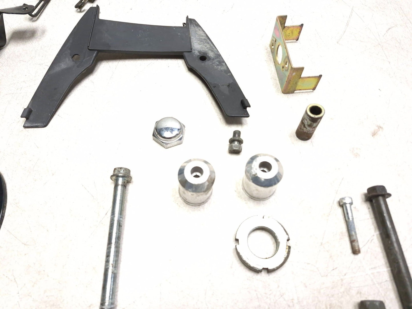 2006 Suzuki Katana Gsx600f Misc Bolt & Hardware Bracket OEM