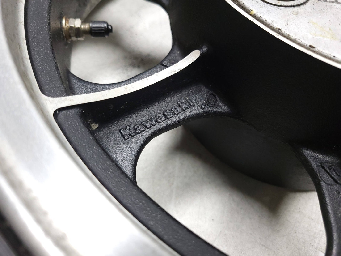 1986 Kawasaki Vulcan 750 Vn750 Front &rear Wheel Pair OEM