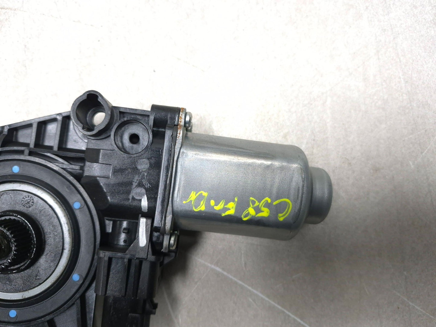 2018 Chrysler 300 Limited AWD Front Driver Side Window Regulator Motor OEM