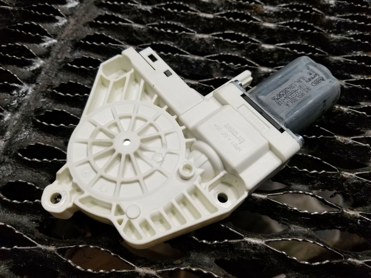 2013 2014 2015 2016 Audi A4 B8 Front Left Driver Side Door Window Motor OEM