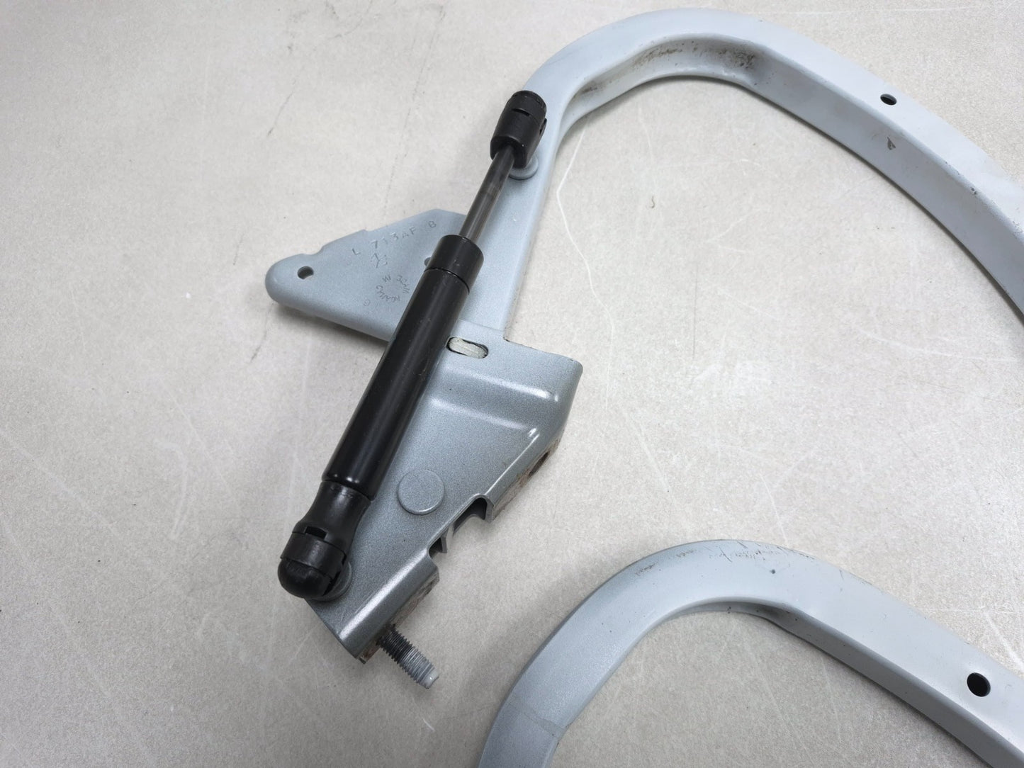 2018 Chrysler 300 Trunk Lid Hinge Left & Right OEM