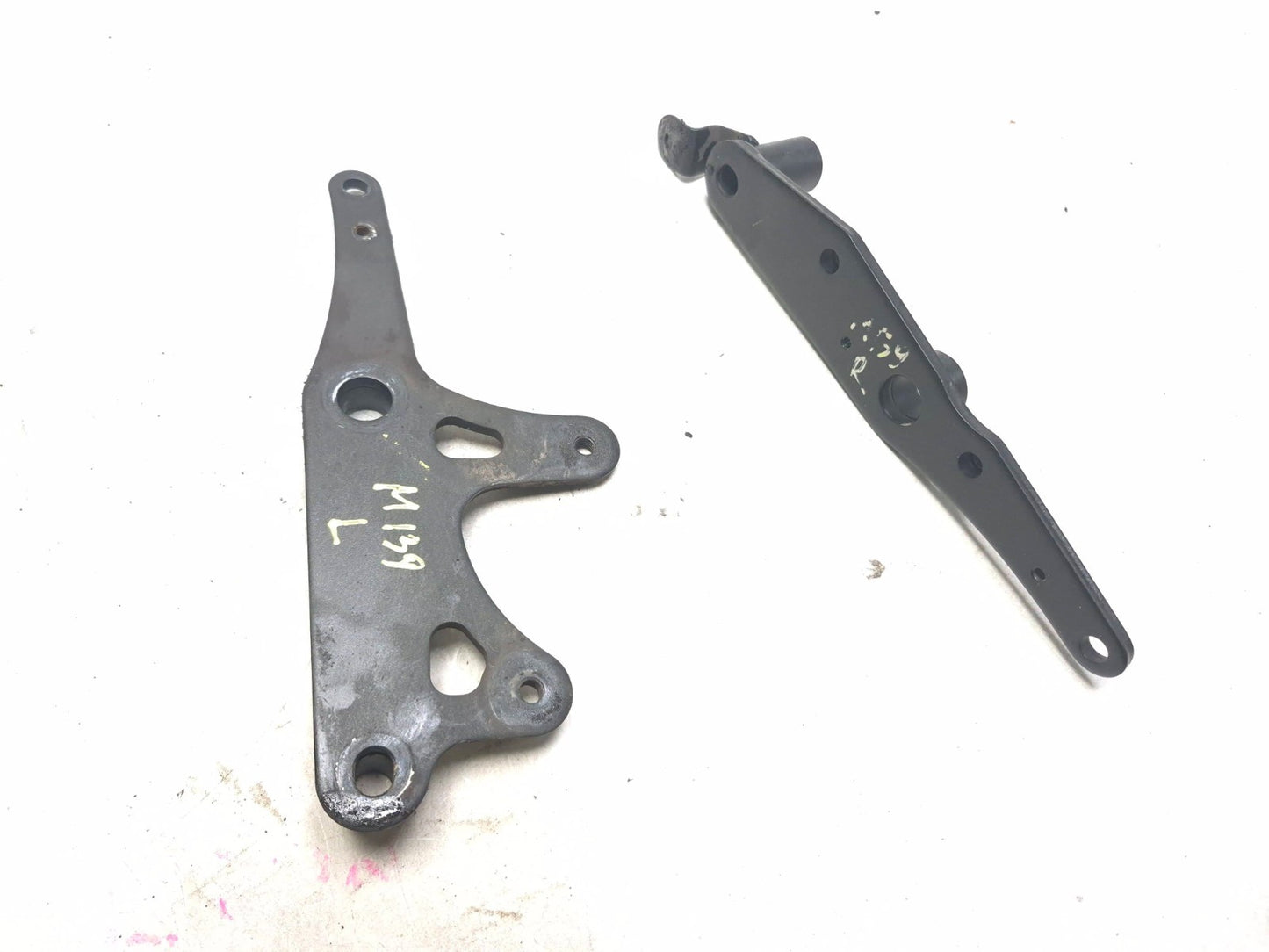 2023 Kawasaki Ninja Ex 400 Swingarm Bracket Left & Right Pair OEM