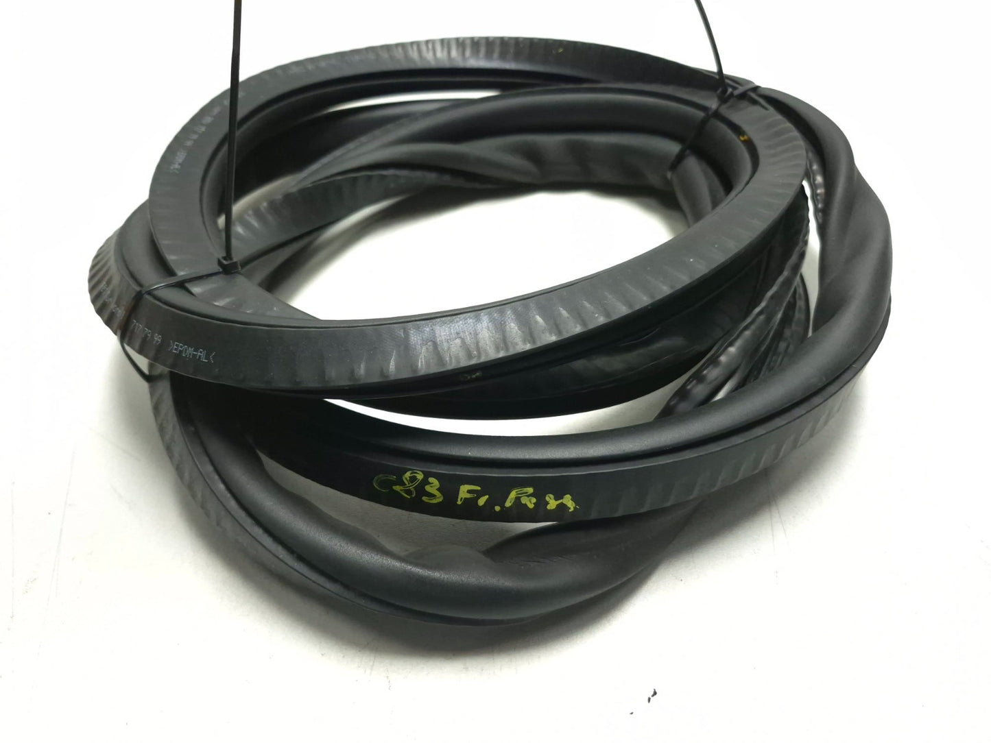 2011 BMW 750li Front Door Weatherstrip Seal Left & Right Pair OEM
