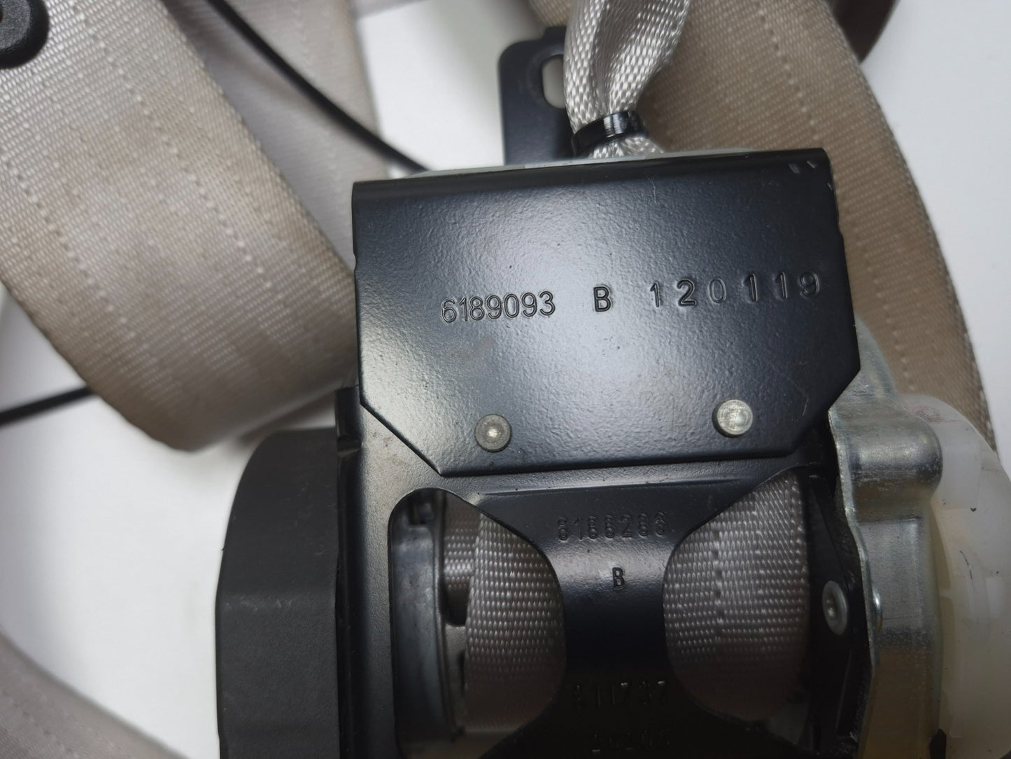 2012 Nissan Leaf Front Seat Belt Retractor Left & Right OEM