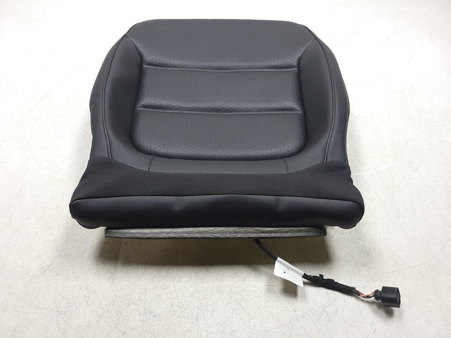 2015 - 2018 Volkswagen Jetta Front Seat Cushion Bottom Lower Passenger Right OEM