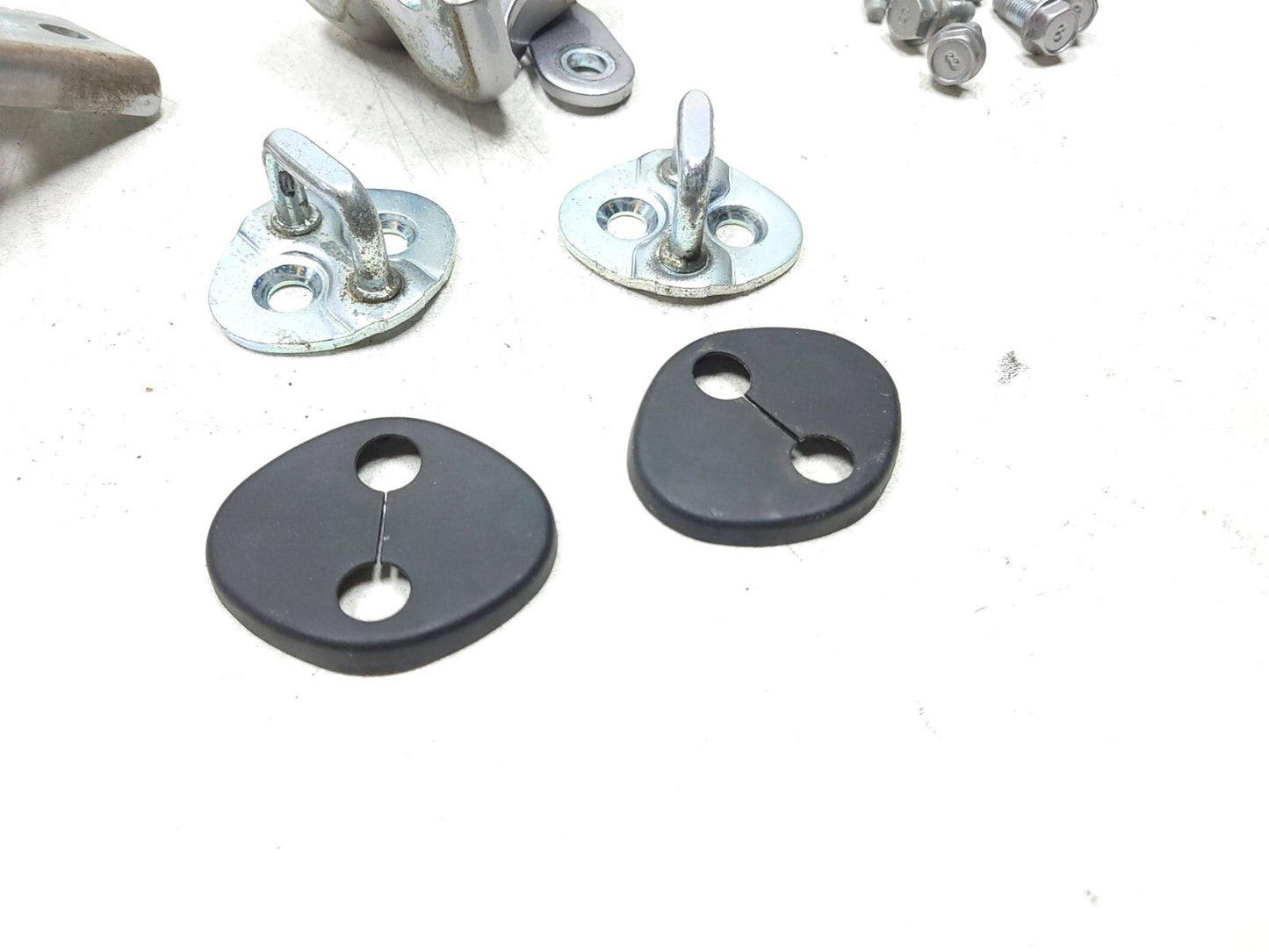 09-14 Hyundai Genesis Door Hinge Passenger Side Front & Rear OEM Sedan