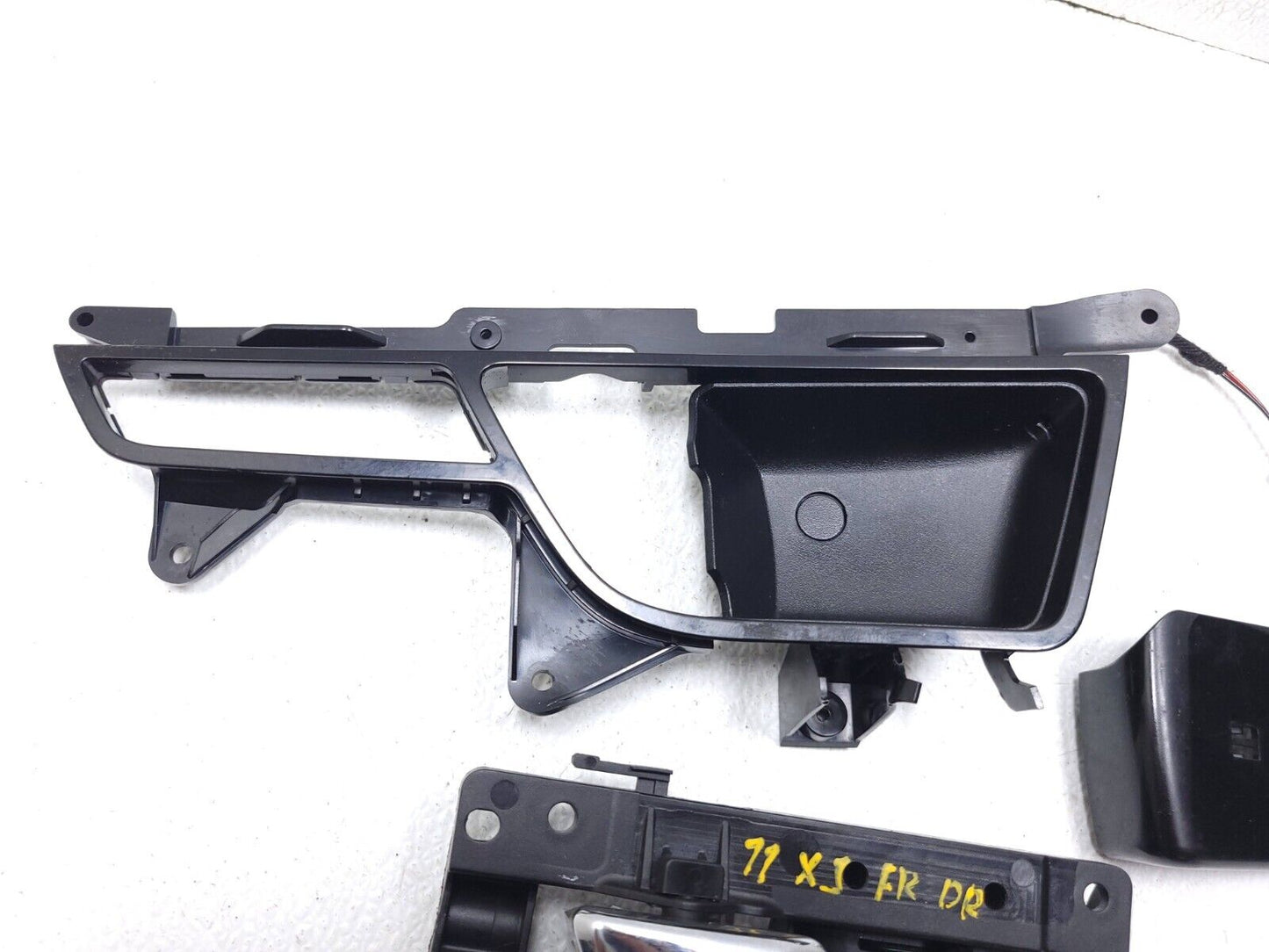 10 11 12 13 Jaguar XJ Front Driver Door Interior Handle W/ Trim OEM
