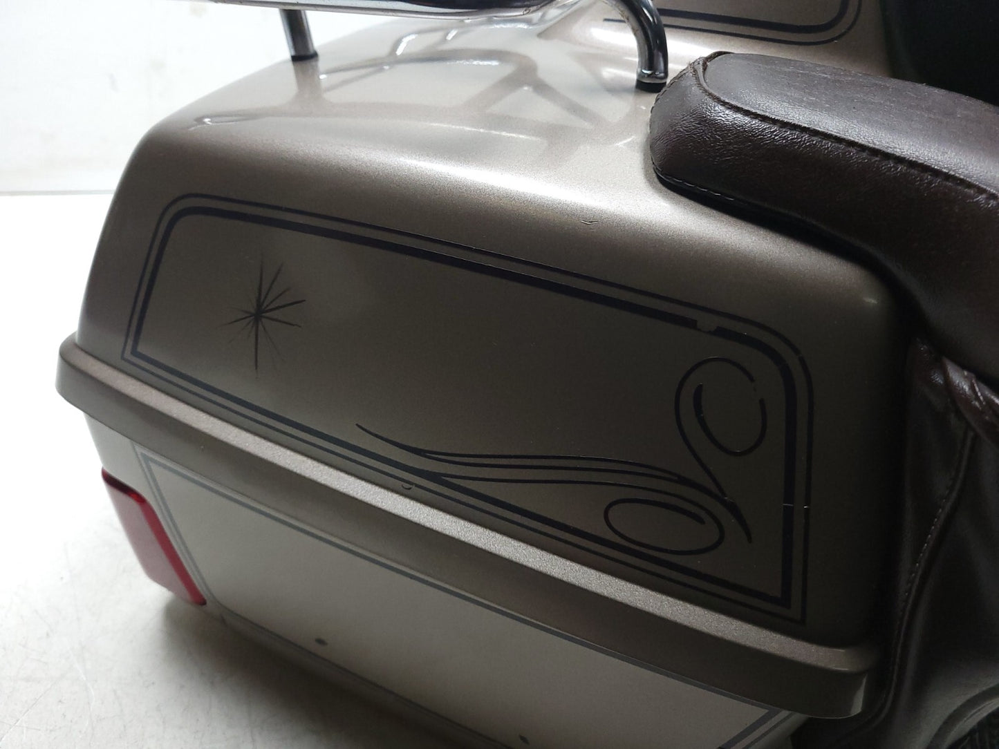 1984 - 1987 Honda Gl1200 Goldwing Rear Seat Back W/ Luggage Case OEM