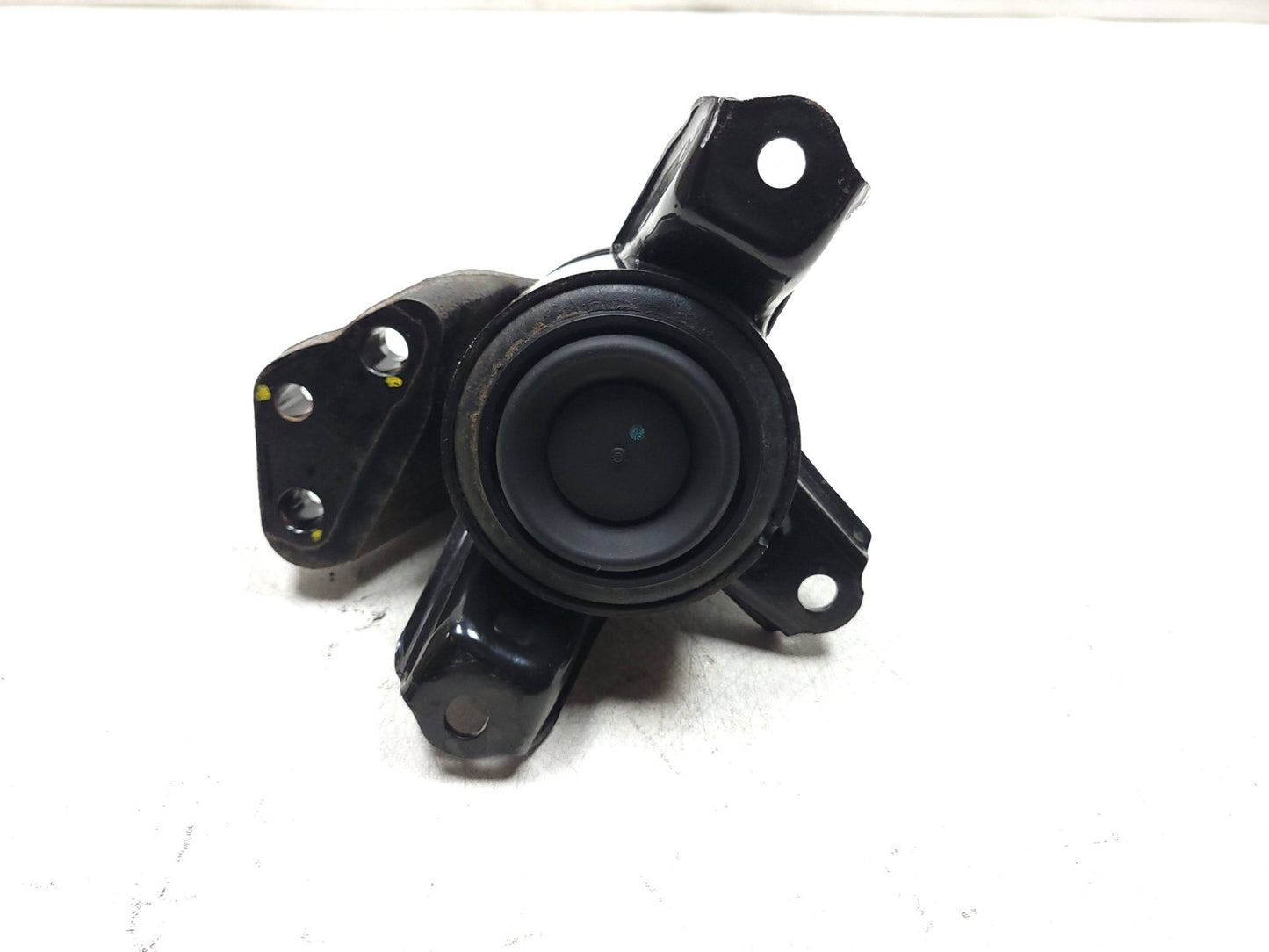 2015-2017 Hyundai Accent Front Engine Mounting Bracket Assembly OEM 21810-1r010