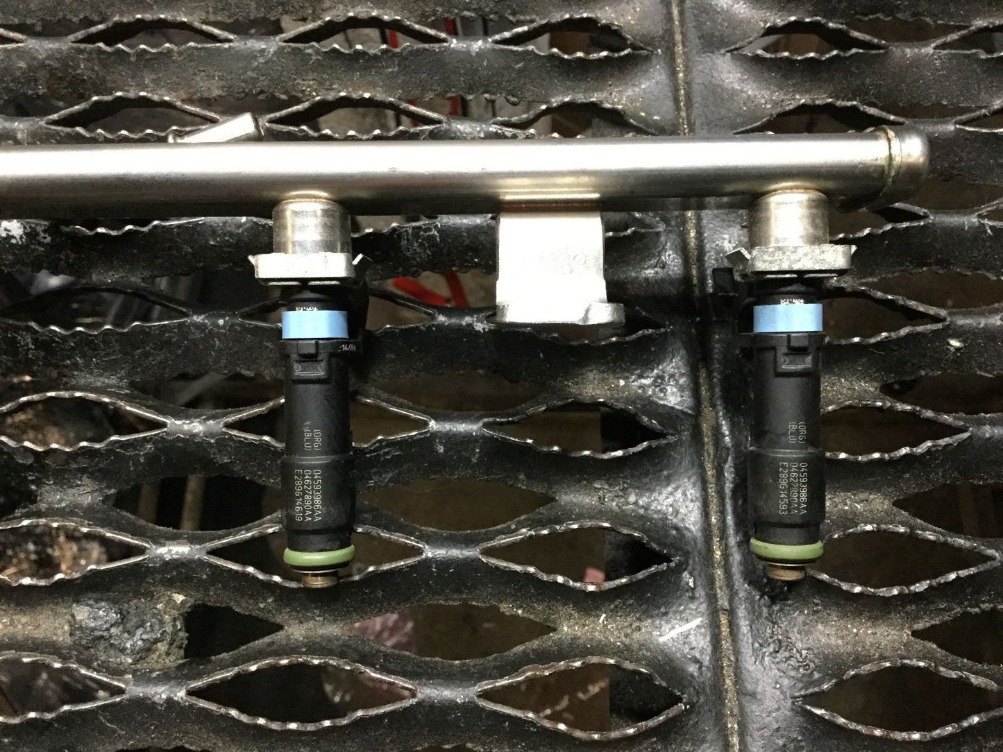 2015 Chrysler 200 Fuel Rail W/ Injector OEM