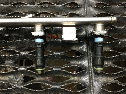 2015 Chrysler 200 Fuel Rail W/ Injector OEM