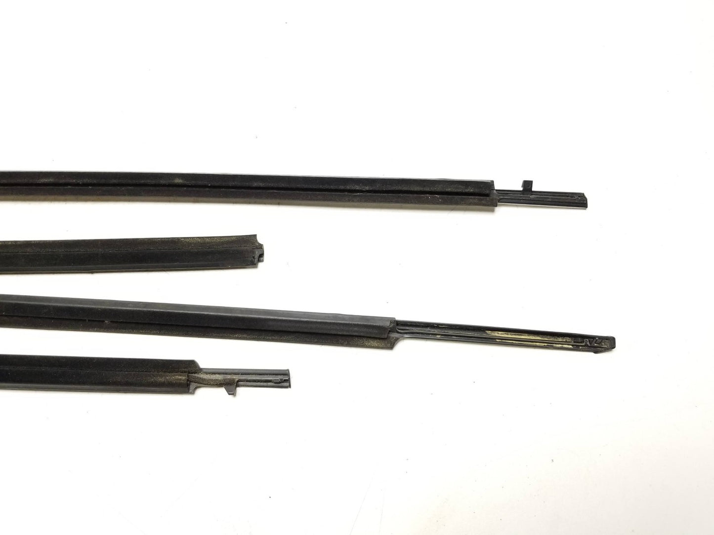 11-17 Lexus CT200h Door Window Seal Belt Molding 4pcs Oem✅