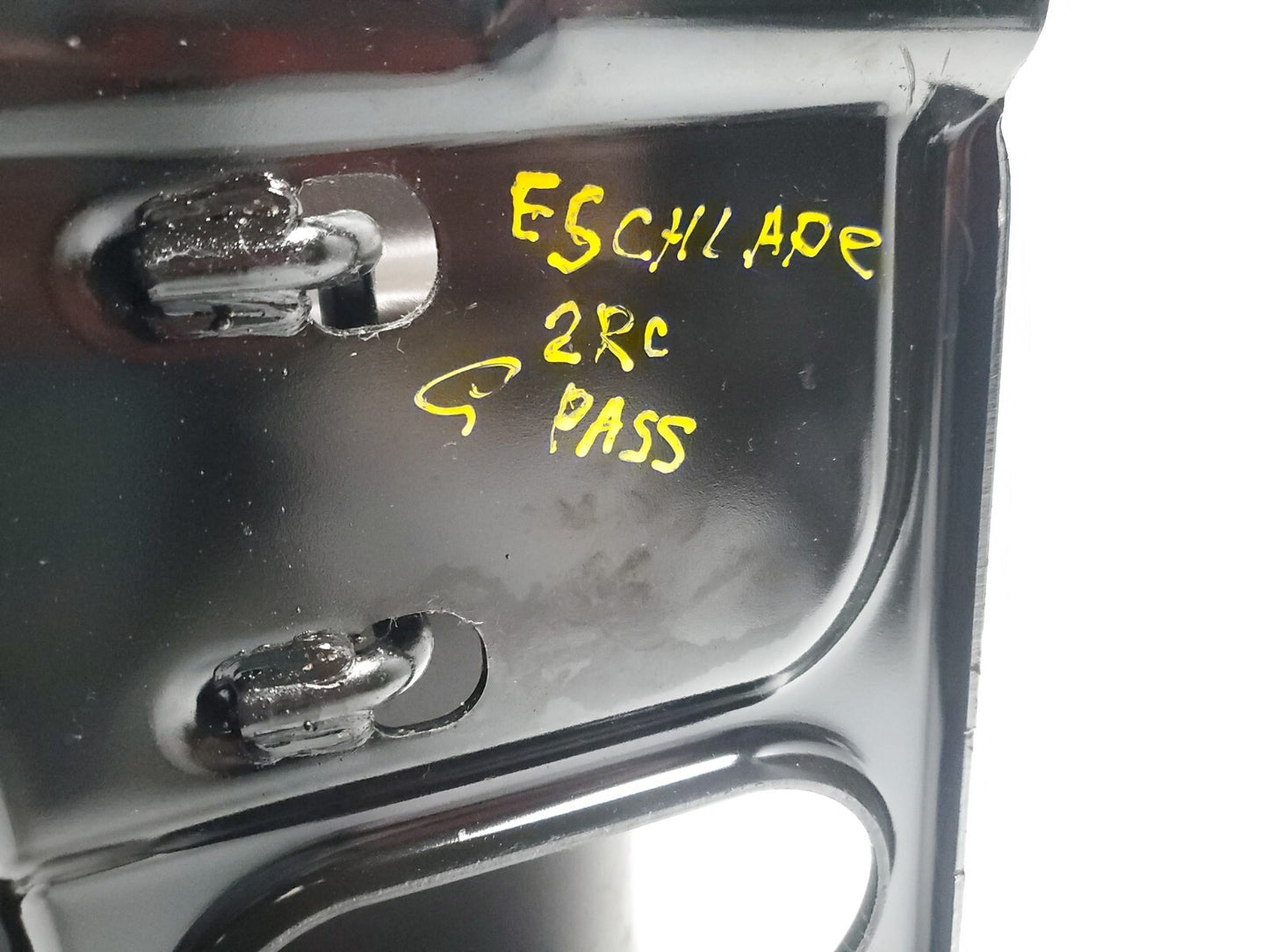 08 09 10 11 12 13 14 Cadillac Escalade Rear Seat 2nd Row Passenger Side.platinum