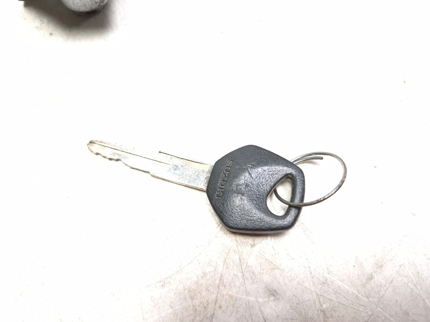 2006 Suzuki Gs 500fk Lock Ignition Switch & Lock Fuel Cap Set OEM