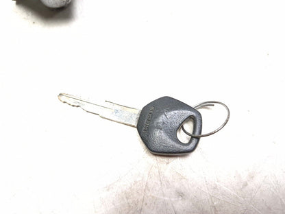 2006 Suzuki Gs 500fk Lock Ignition Switch & Lock Fuel Cap Set OEM