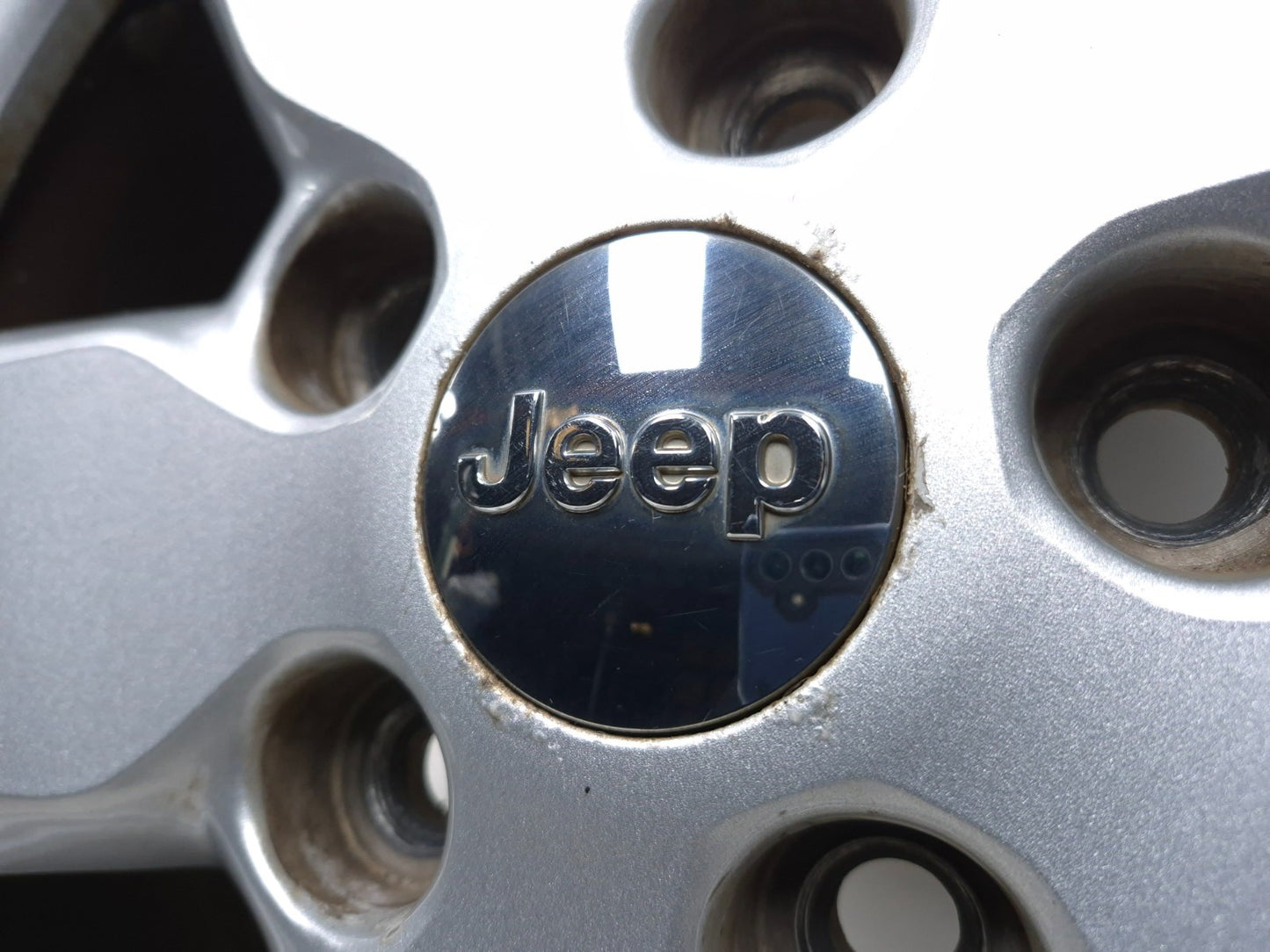 2012 Jeep Grand Cherokee Wheel Rim 18"x8 2pcs OEM