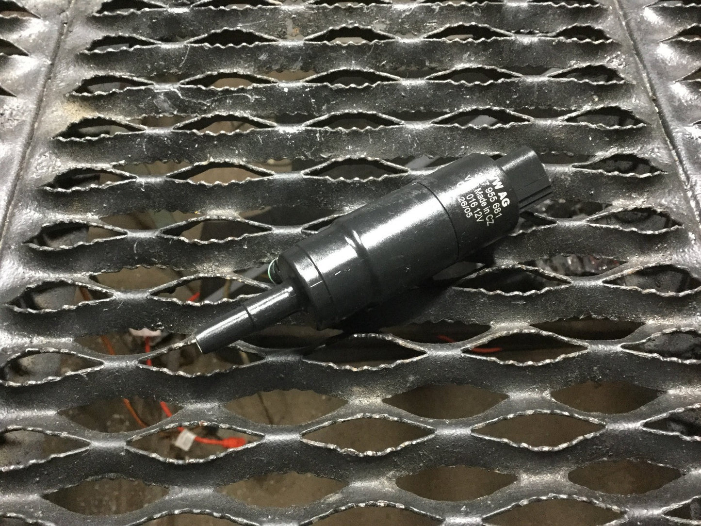 05 06 07 08 09 00 Audi A4 Headlight Washer Pump 3b7955681 OEM