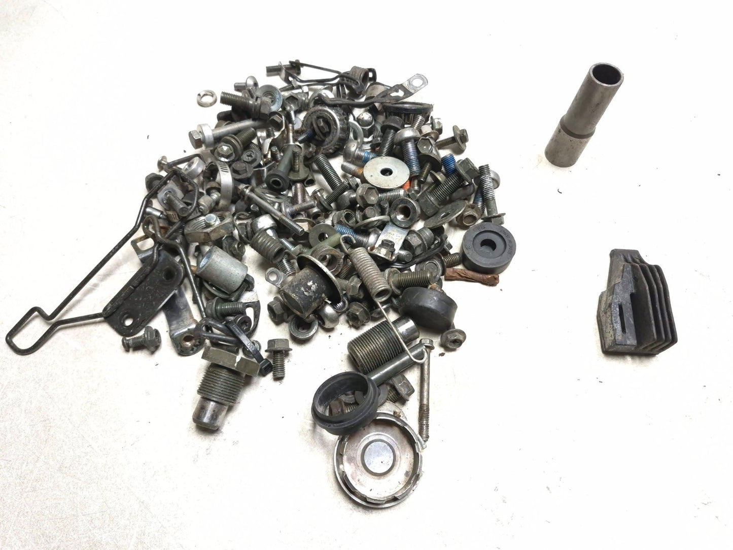 2005 Suzuki Boulevard С50 Misc Bolt W/ Hardware Bracket & Wheel Axle OEM