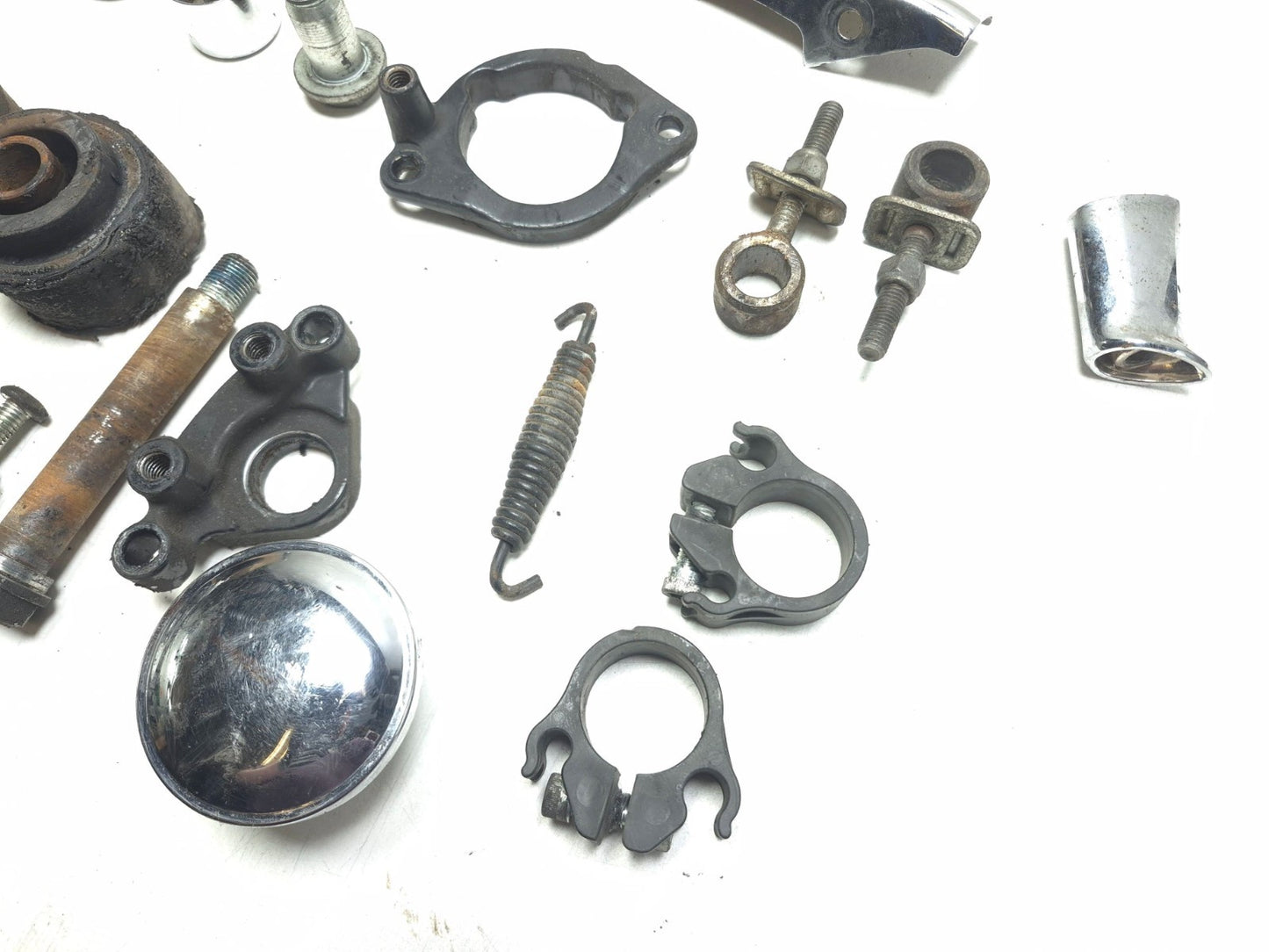 2004 Harley-davidson Sportster Xl883 Misc Bolt & Hardware Bracket OEM