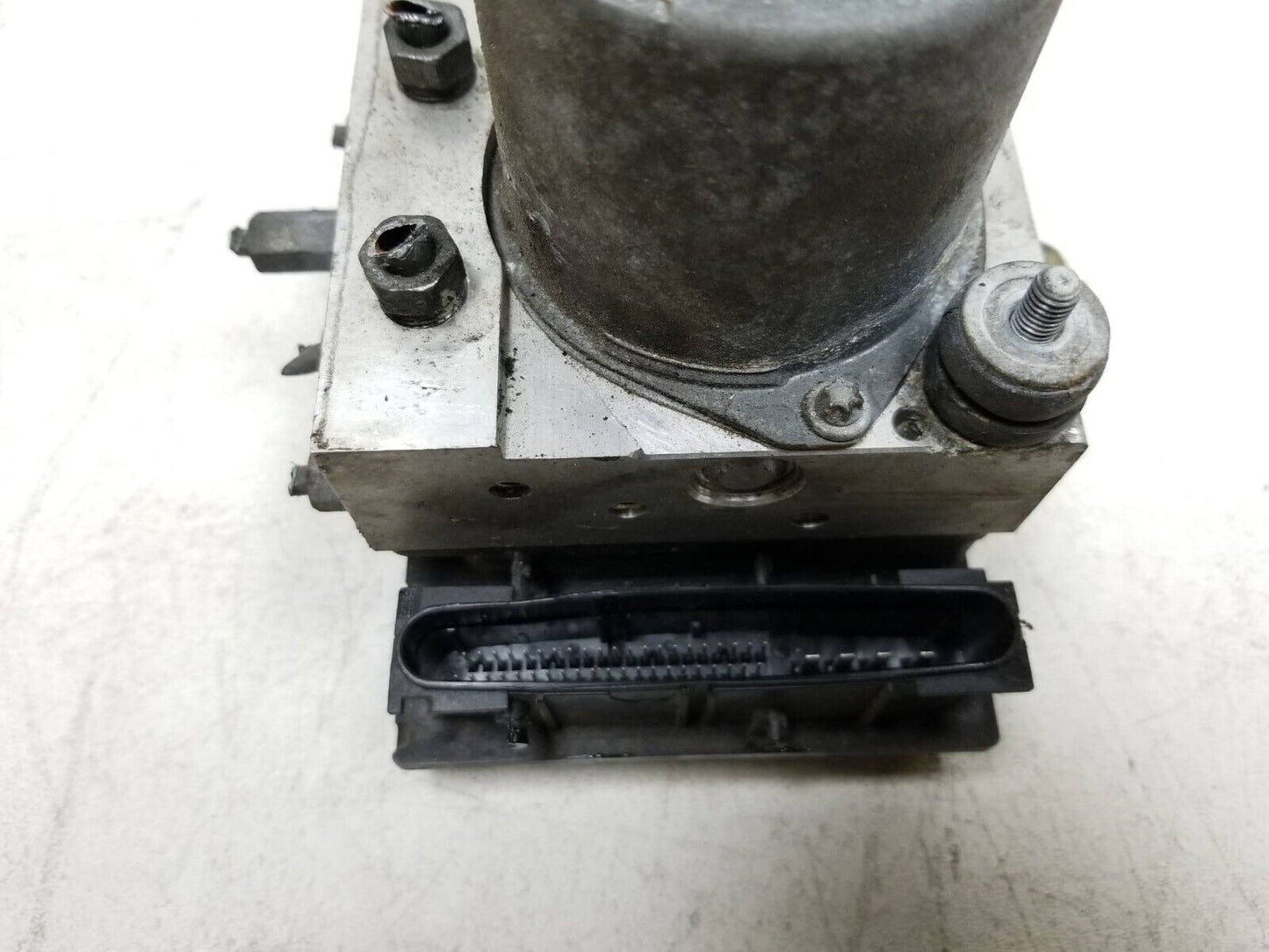 2010-2011 Toyota Camry Abs Anti Lock Brake Pump 2.5l OEM