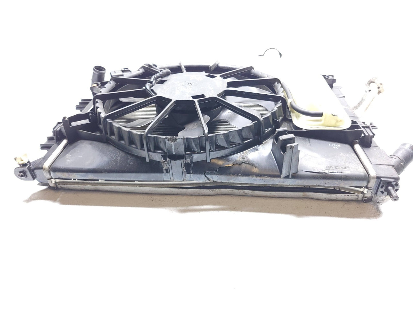 2014 Hyundai Elantra Gt A/c Condenser W/ Cooling Fan Assy OEM
