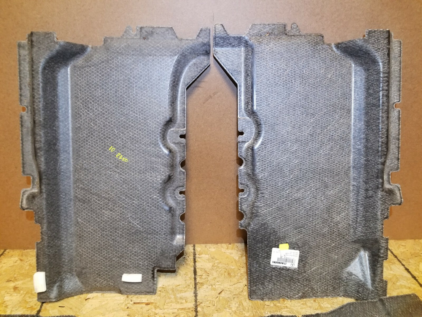 2010 Mercedes-benz R350 Floor Panel 4pcs OEM