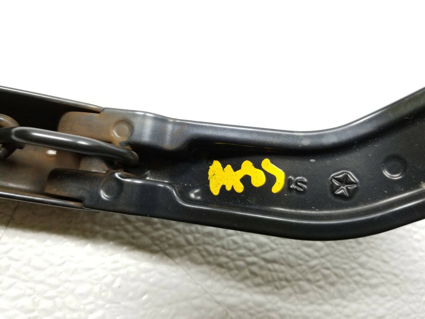 12-19 Fiat 500 Wiper Arm Front Passenger Right Side OEM