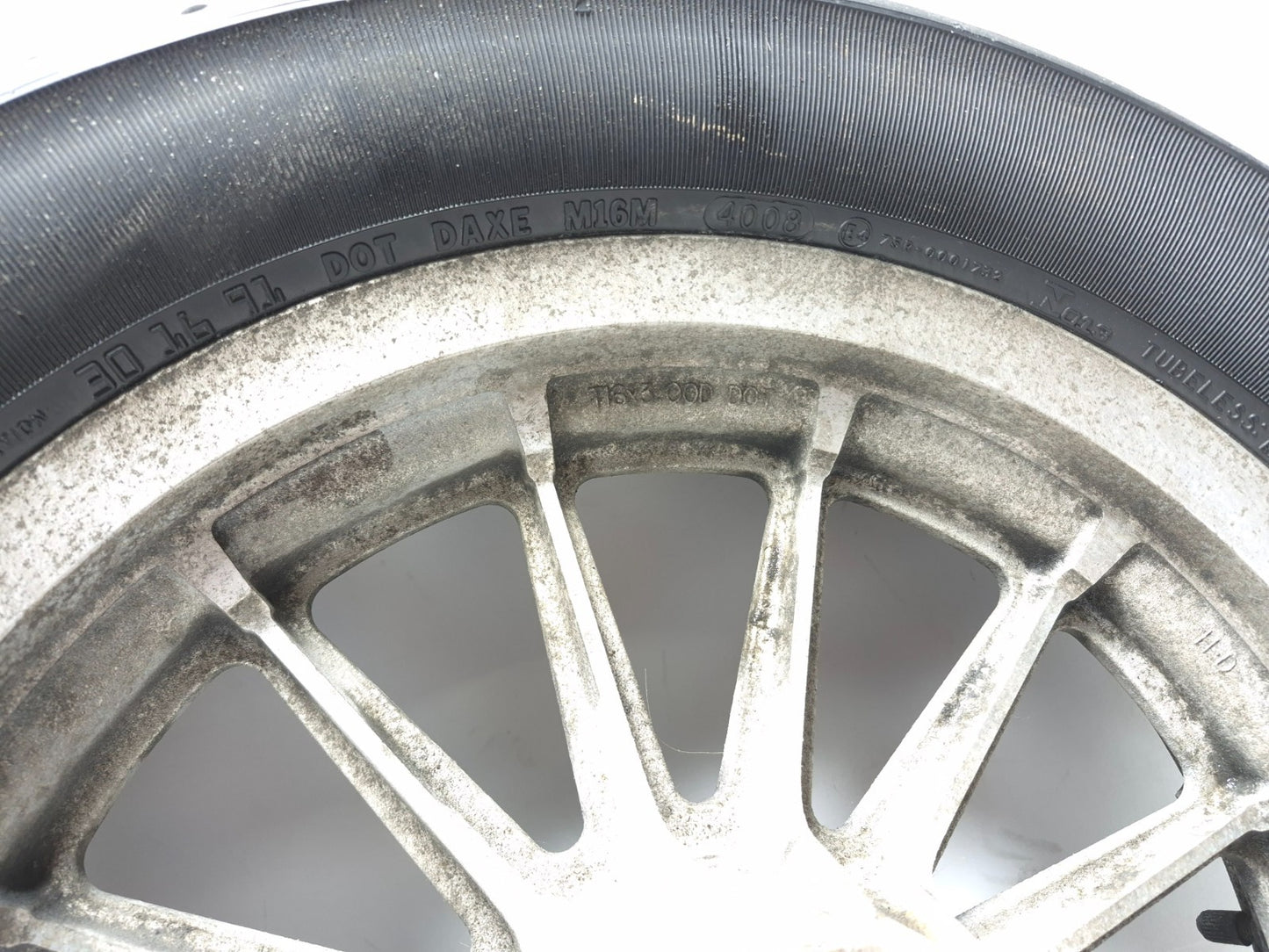 2008-2010 Harley-davidson Sportster Xl883 Front Wheel Rim & Tire OEM