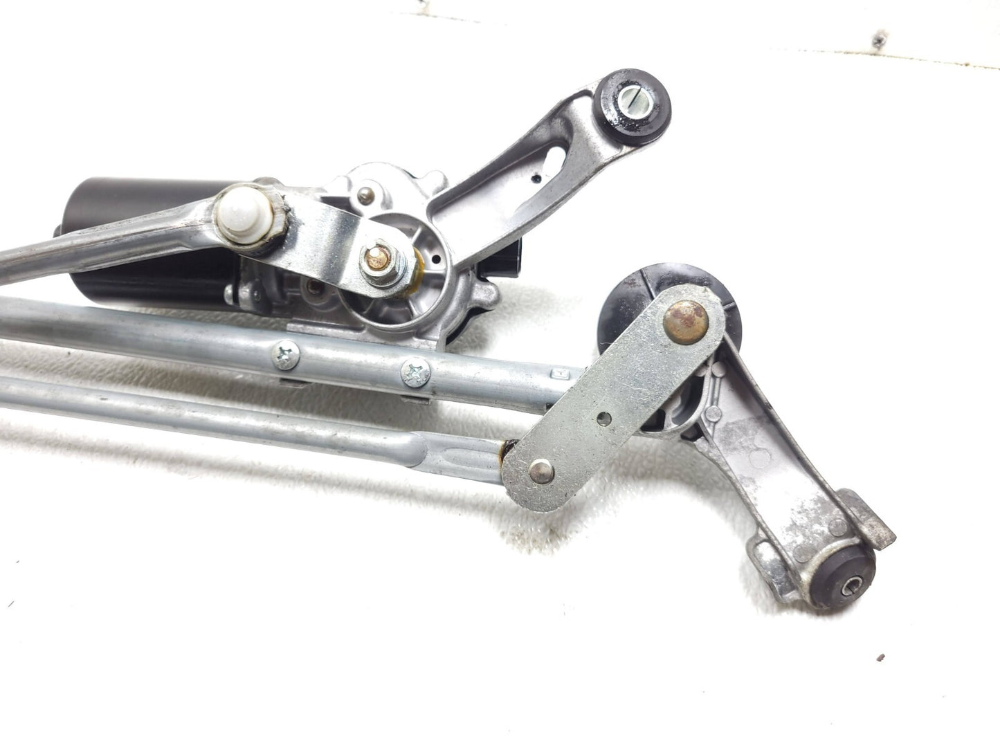 2014 Infiniti Windshield Wiper Motor W/ Linkage OEM