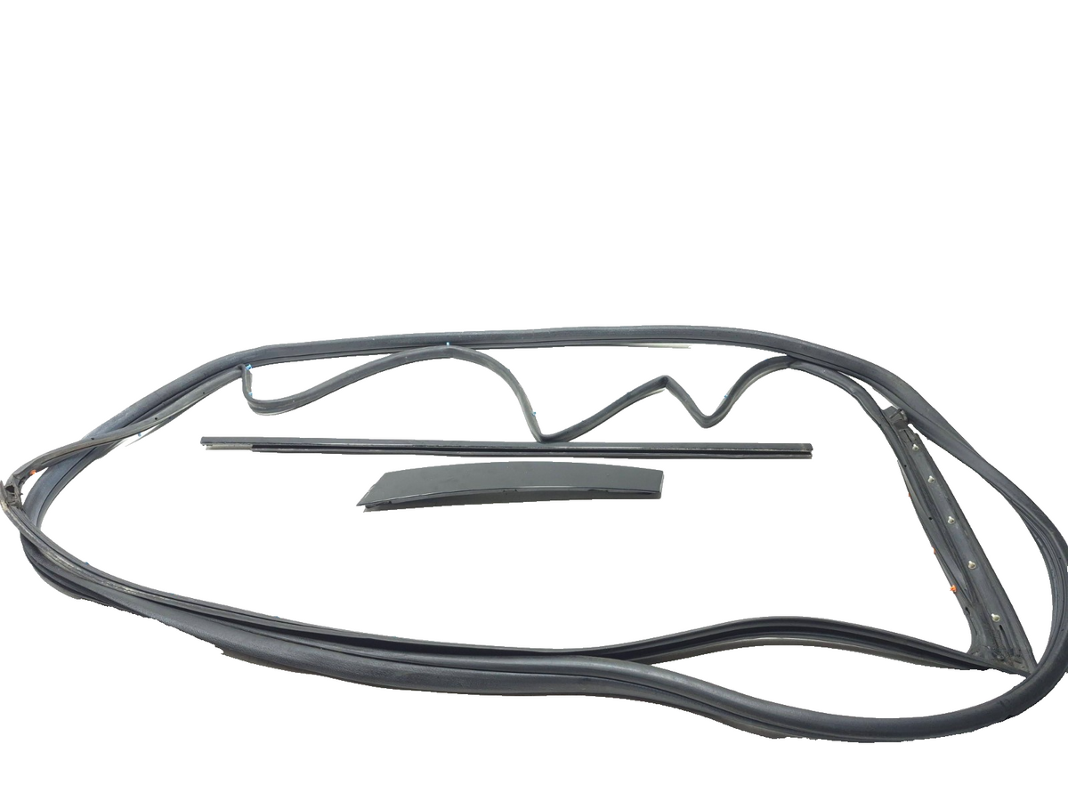 2004-2008 Acura Tl Front Door Weatherstrip Seal & Belt Passenger Side Right OEM