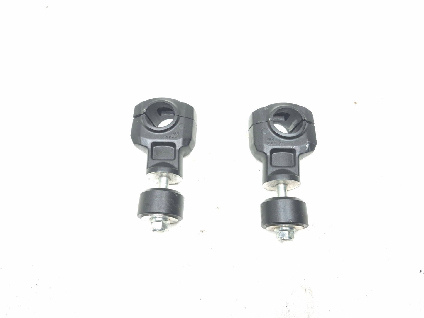 2025 Yamaha Xsr900 Handlebar Riser Clamp Pair OEM