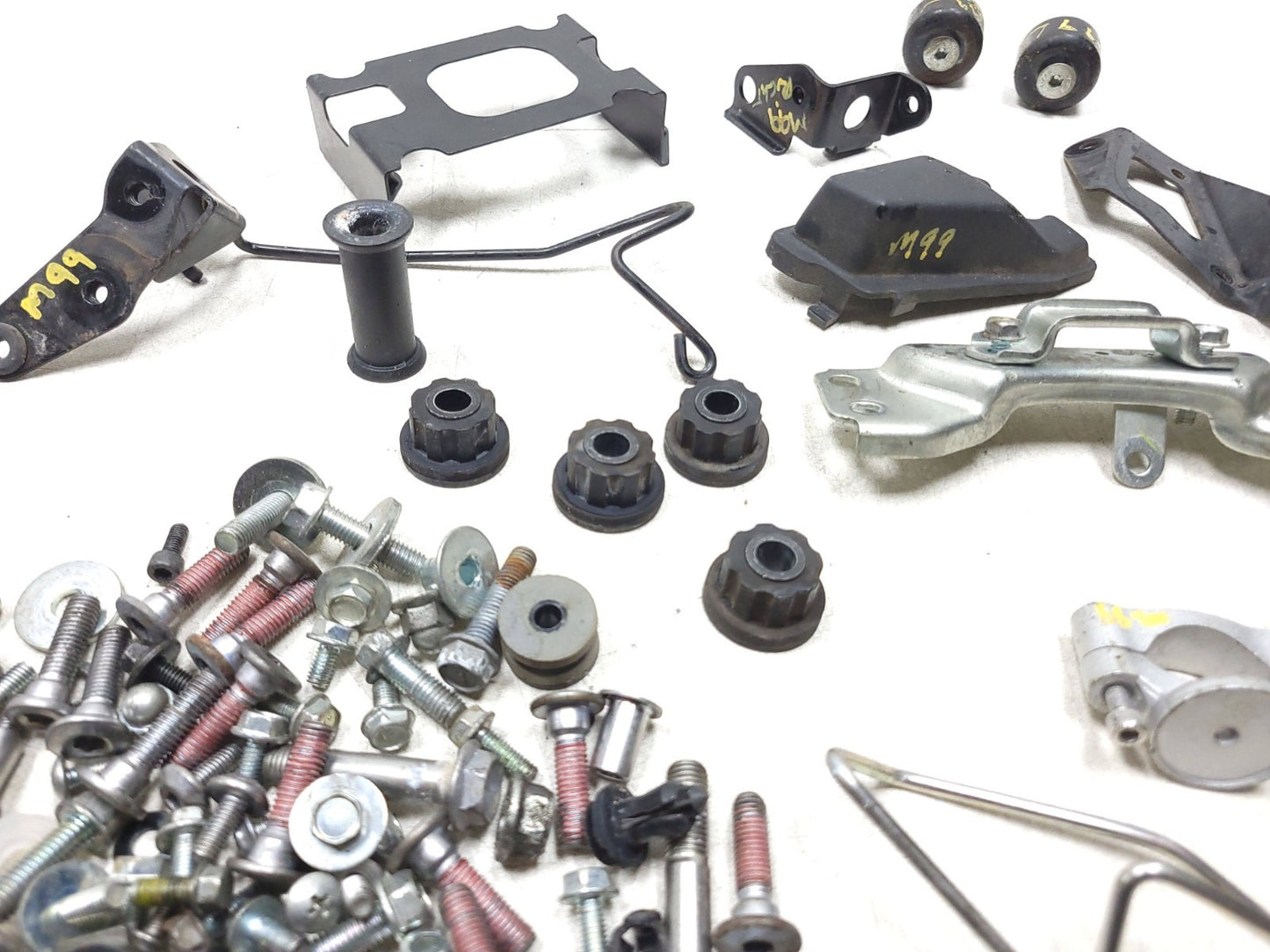 2012 Kawasaki Versys Le650c Misc Bolt & Hardware Bracket Set OEM