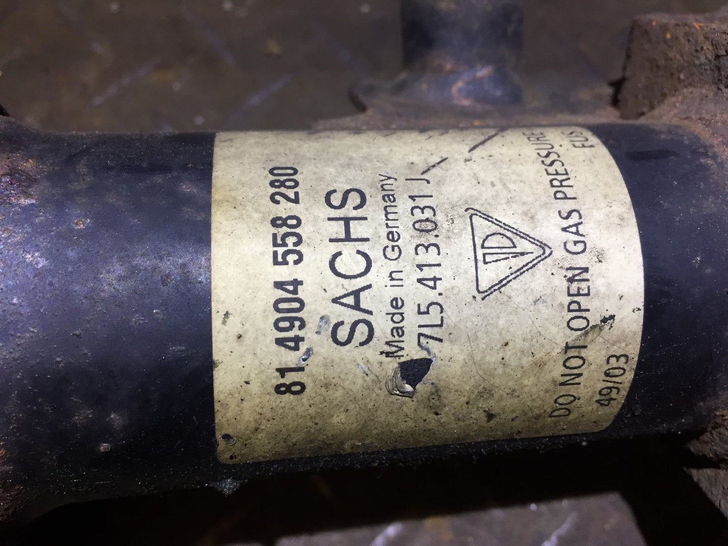 04 05 06 Porsche Cayenne Shock Strut Absorber Front Left Driver Side OEM