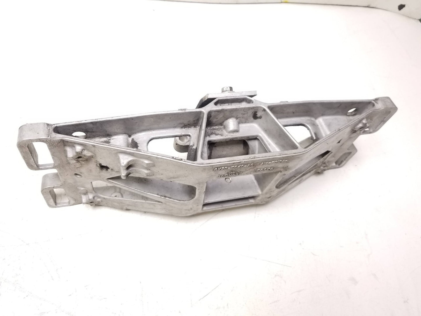 Jaguar Xe 2017 2.0l Automatic Transmission Mount Support Bracket OEM