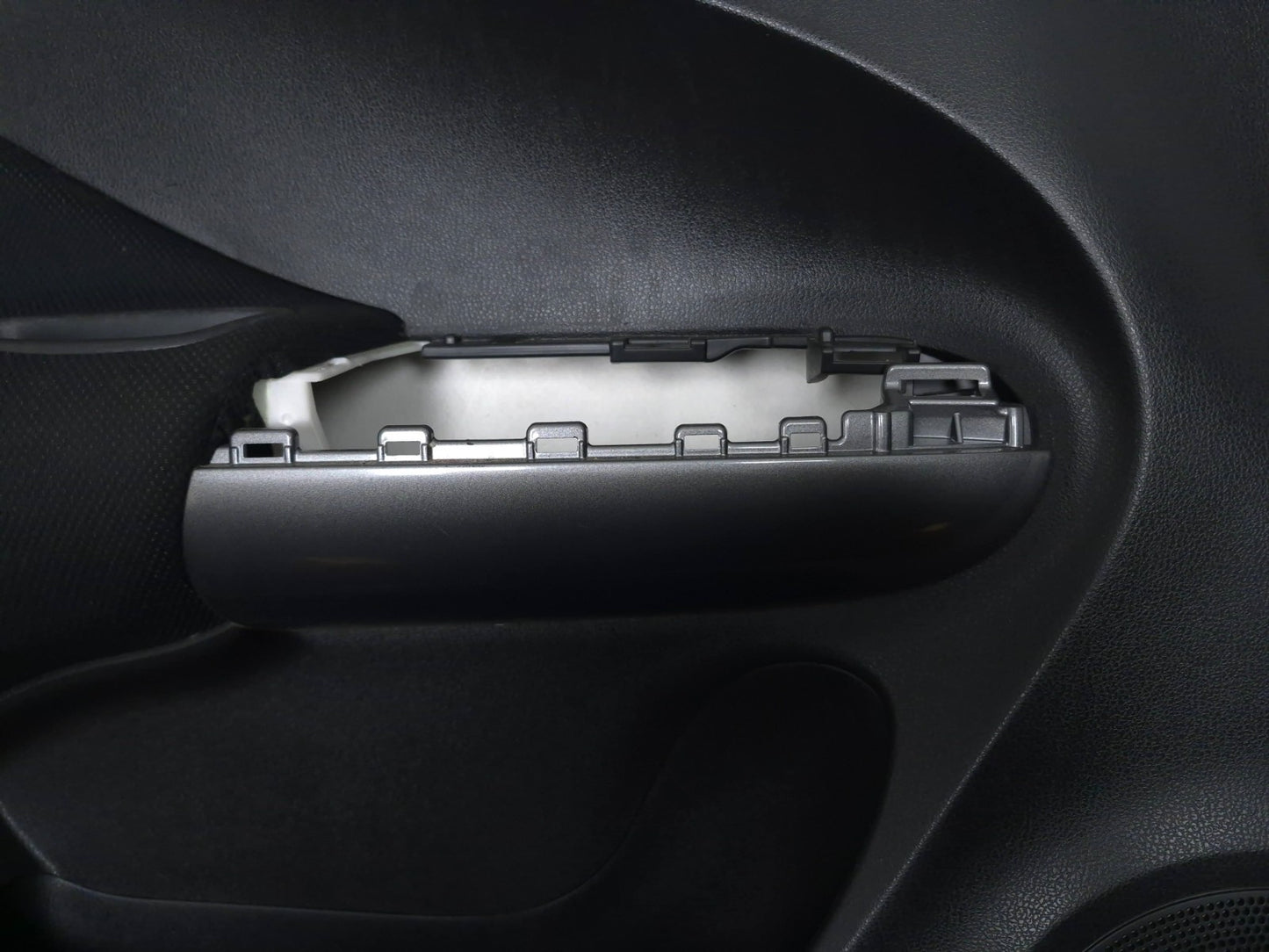 2015 Nissan Juke Door Panel Trim Front Driver Side Left OEM