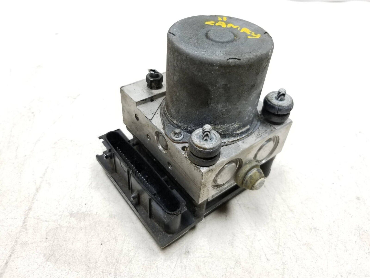 2010-2011 Toyota Camry Abs Anti Lock Brake Pump 2.5l OEM