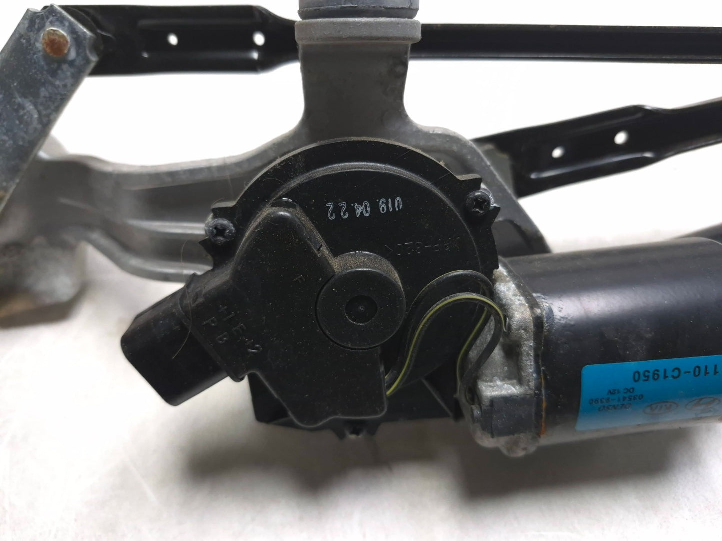 2019 Hyundai Kona Front Windshield Wiper Linkage W/ Motor OEM