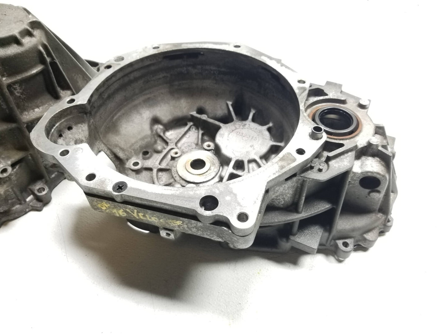 2016 Hyundai Veloster Manual Transmission Case **m6cf3-1** OEM