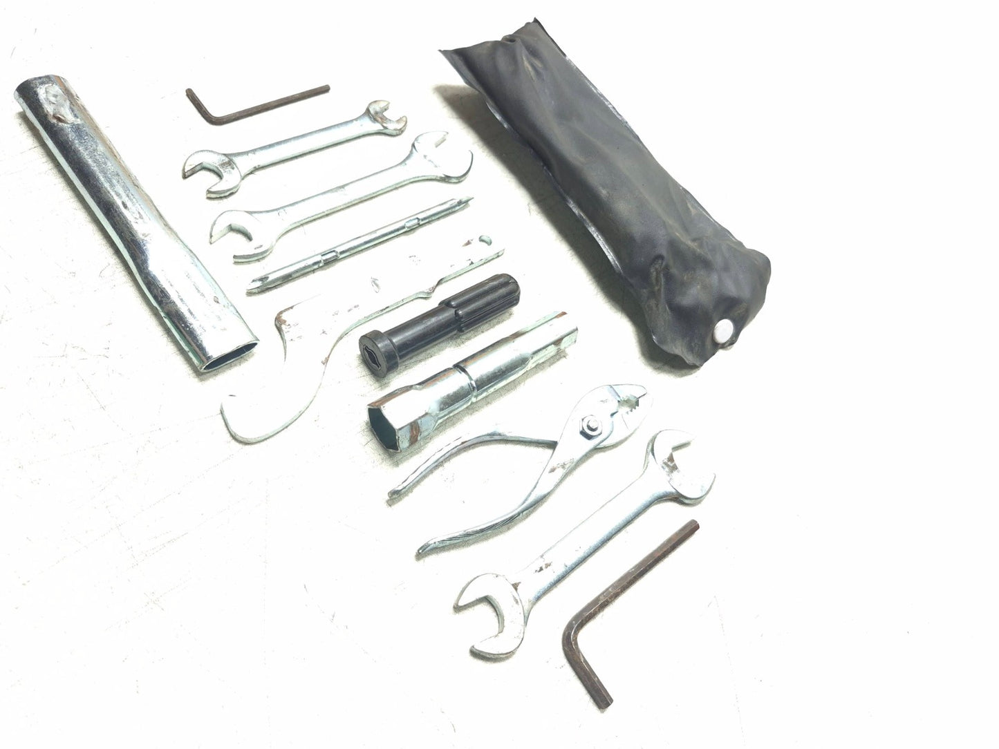 1999 Yamaha V Star Xvs650 Tool Kit & Bag OEM
