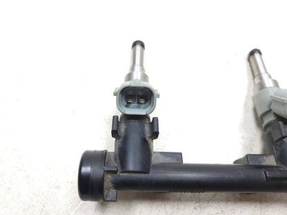 2015 - 2018 Yamaha Yzf-r3 Yzfr3 Fuel Rail W/ Injectors OEM