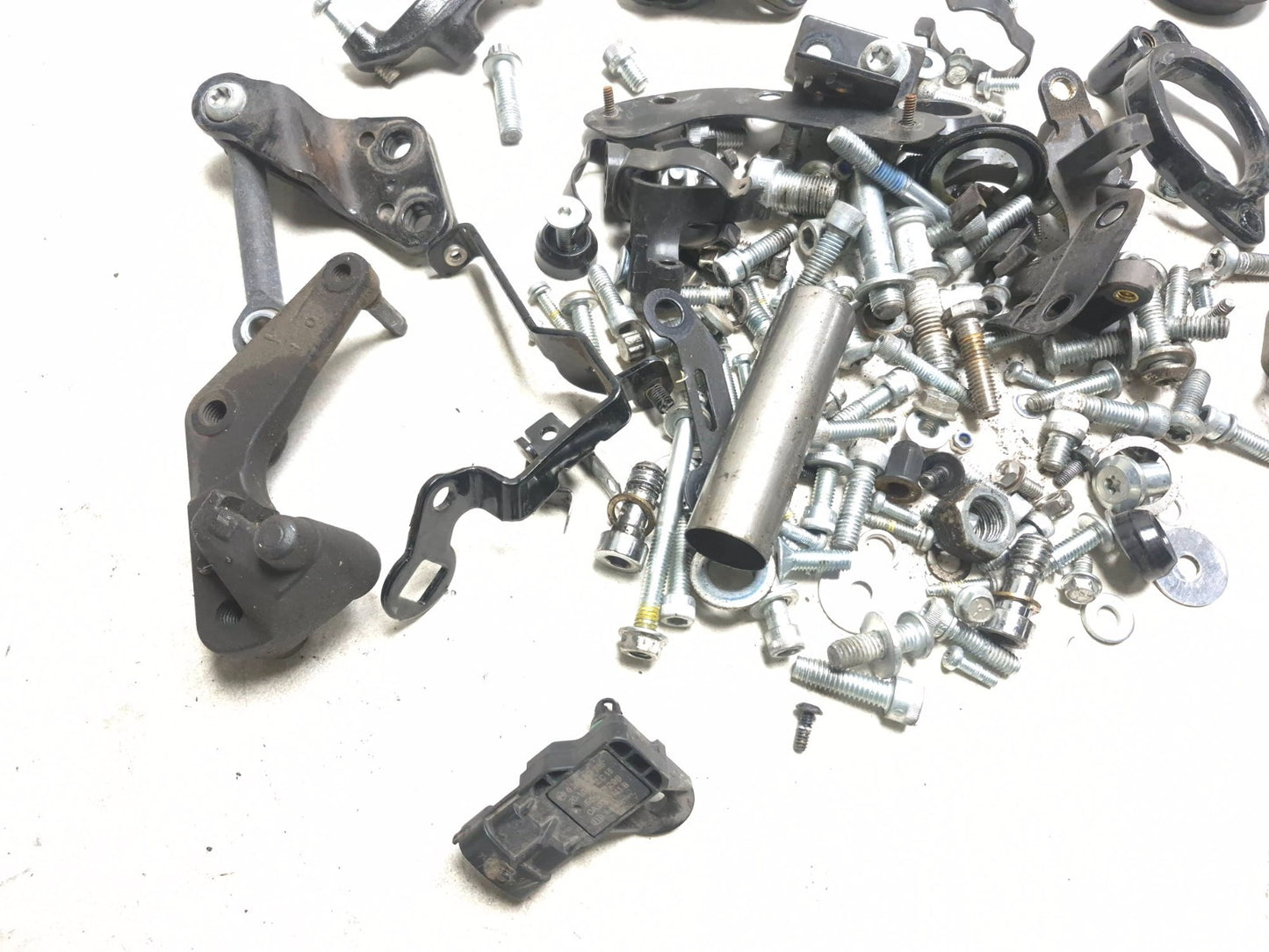 2021 Harley-davidson Sportster Xl1883 Misc Bolt & Hardware Bracket OEM