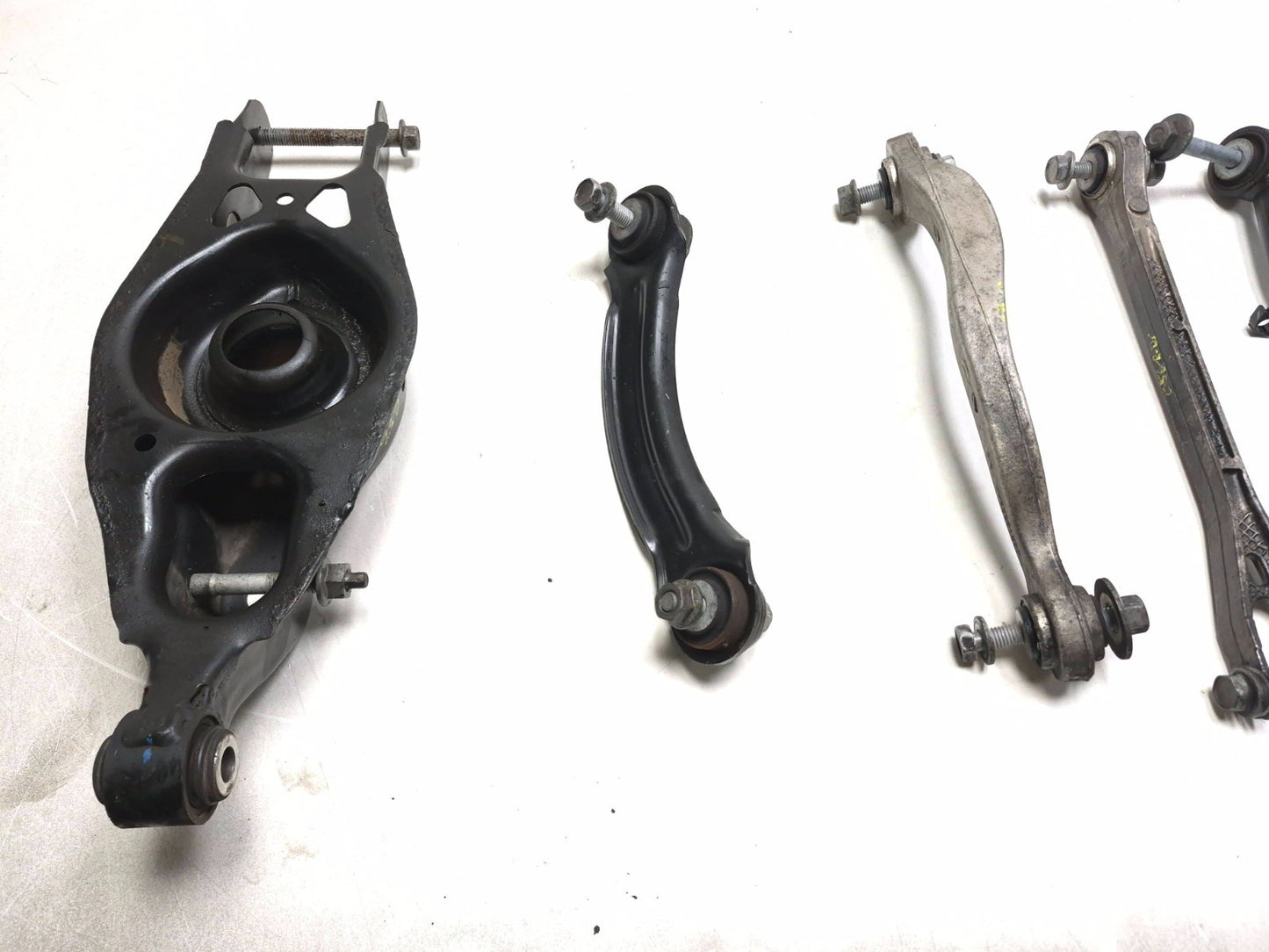 2020 Dodge Challenger Control Arm Rear Passenger Side Right OEM